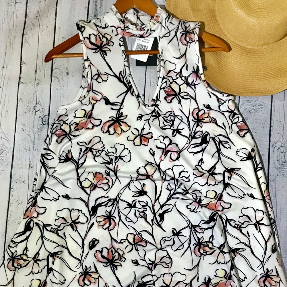 Sleeveless Gigi Dress - Picture 2 of 8